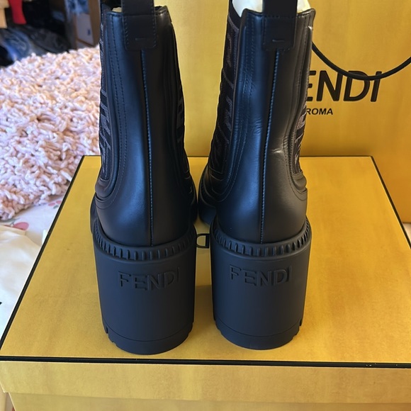 FENDI Boots SZ 41 New - Picture 6 of 8
